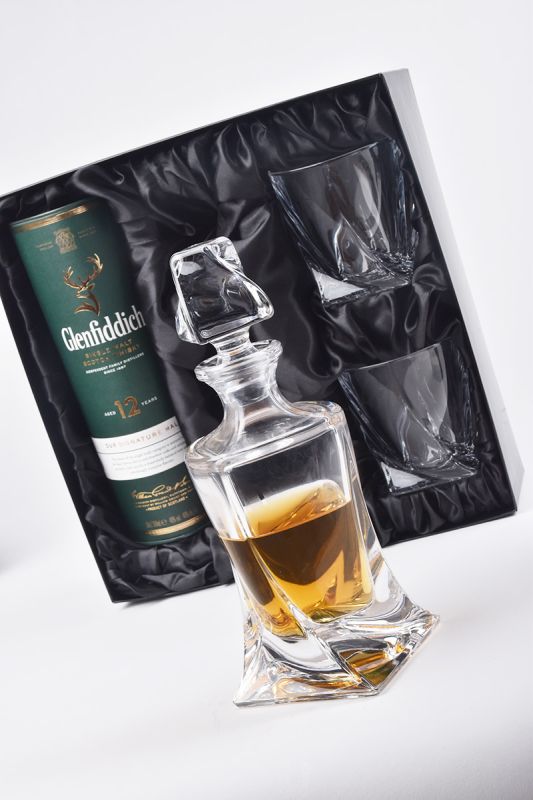 Engraved Quadro Decanter, Whisky Glass & Glenfiddich Single Malt Gift Set