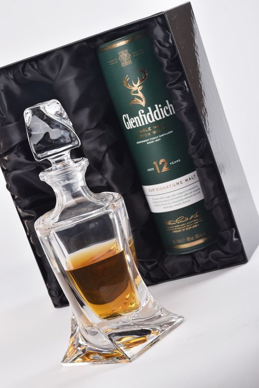 Quadro Decanter & Glenfiddich Whisky Gift Set
