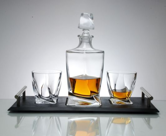 Quadro Whisky Decanter 3-Piece Set With Contemporary Handfinished Slate Tray